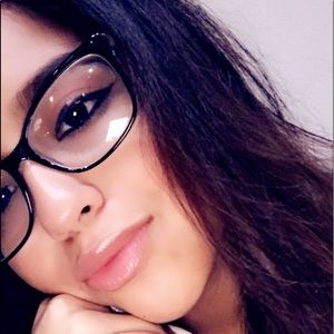 Meet your Posher, Isabela